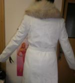 Biely kožený kabát